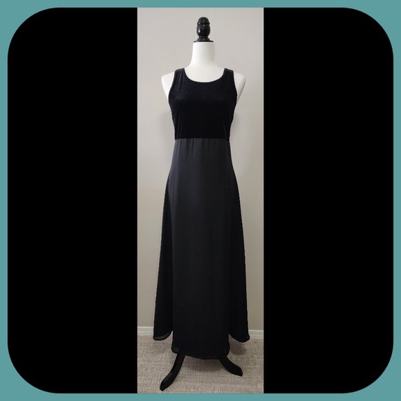 NU-MODE || Classic Black Maxi Dress (SIZE 13/14) - Picture 1 of 6